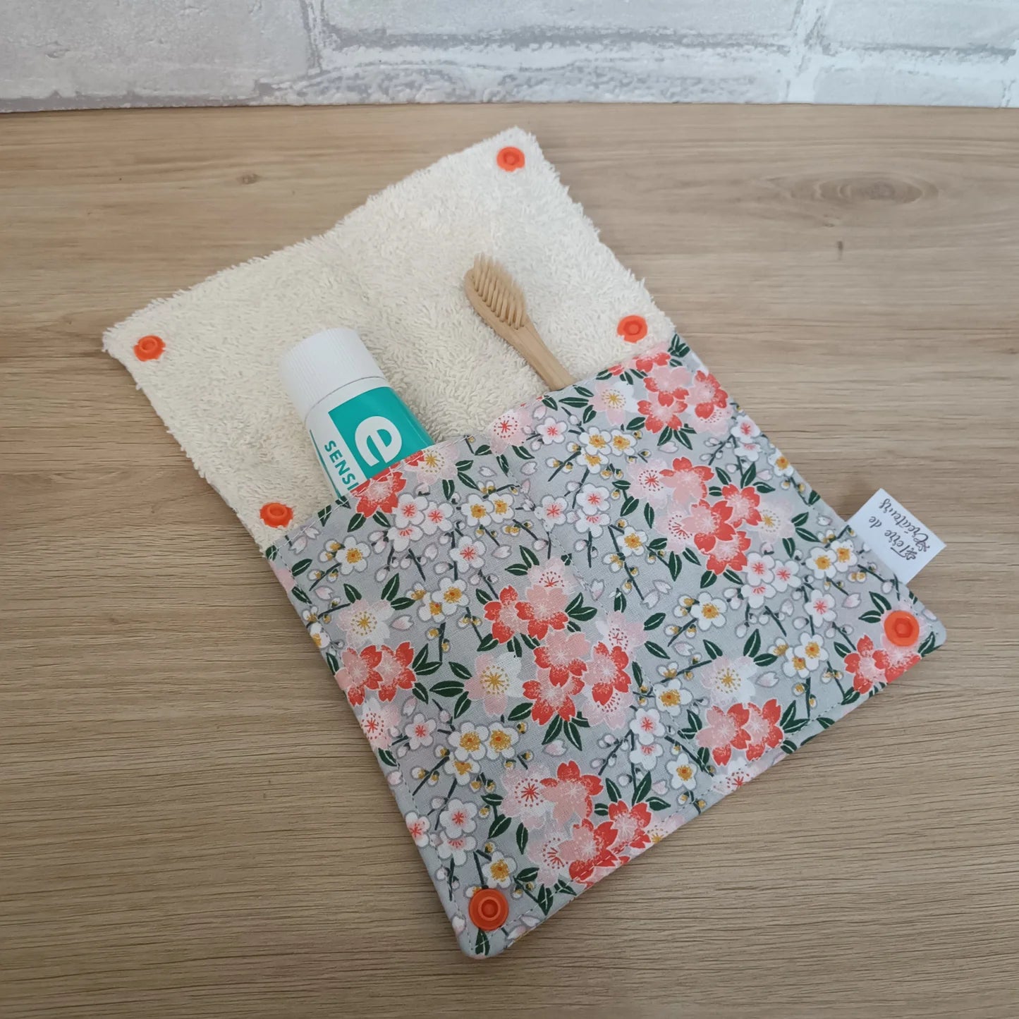 Étui à brosse à dents et dentifrice motif fleurs de cerisiers orange
