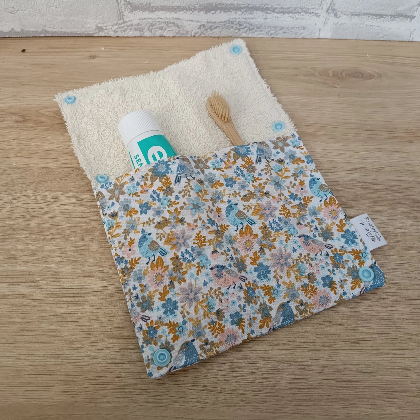 Étui à brosse à dents et dentifrice motif petites fleurs et oiseaux type liberty