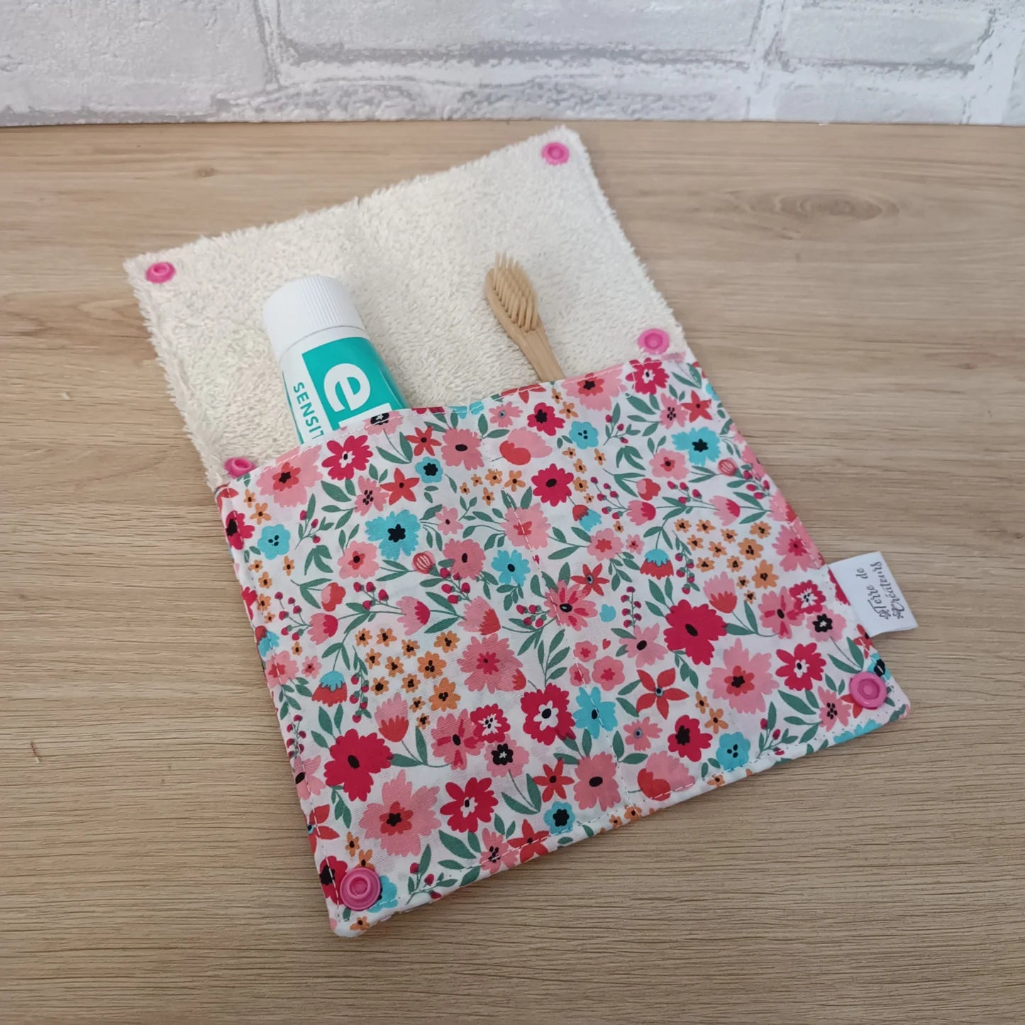 Étui à brosse à dents et dentifrice motif fleurs type liberty