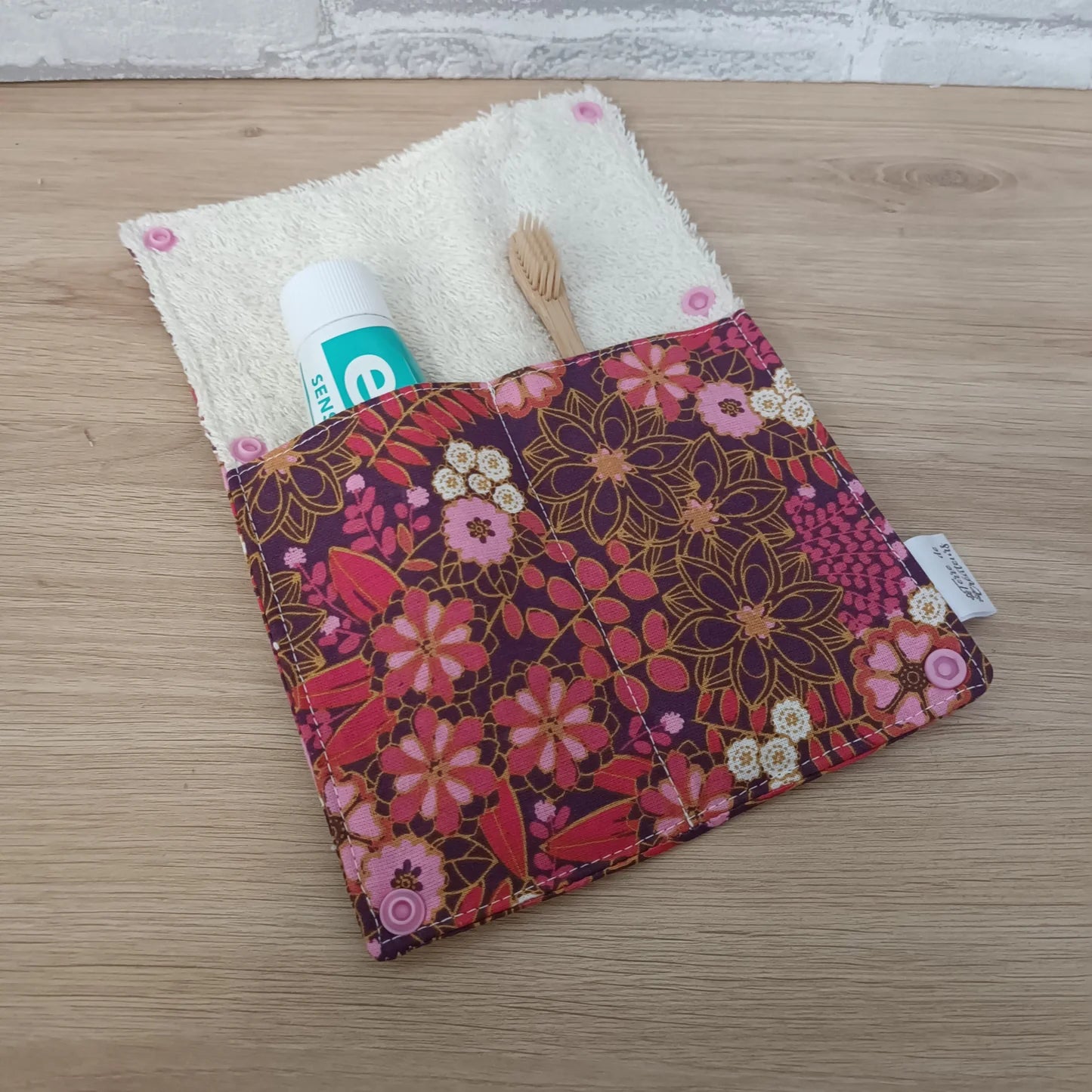 Étui à brosse à dents et dentifrice motif fleurs rose et mauve