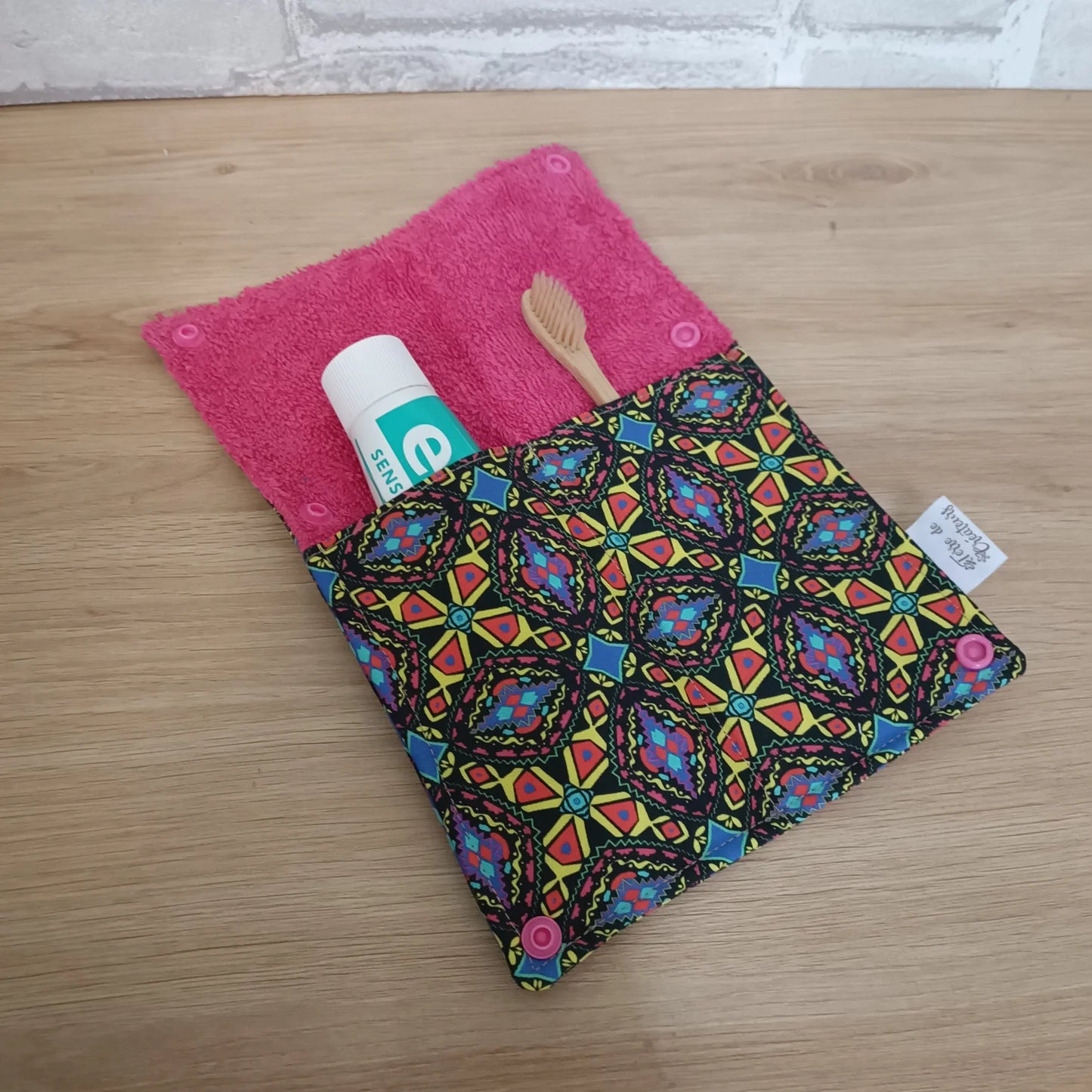 Étui à brosse à dents et dentifrice motif kaléidoscope