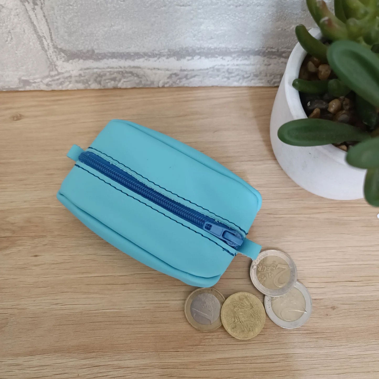 Porte monnaie Grain de café en cuir véritable coloris bleu ciel