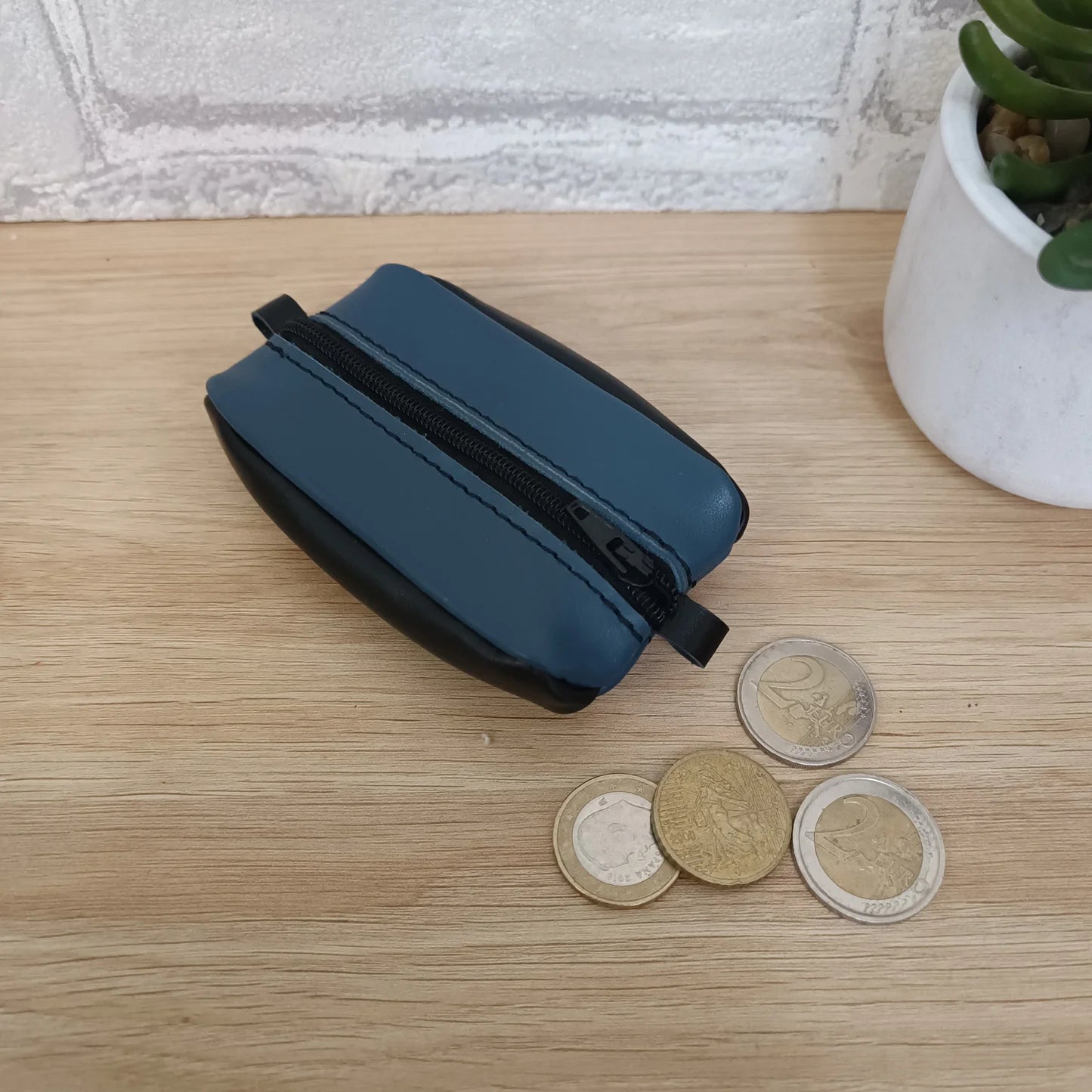 Porte monnaie Grain de café en cuir véritable coloris bleu et noir