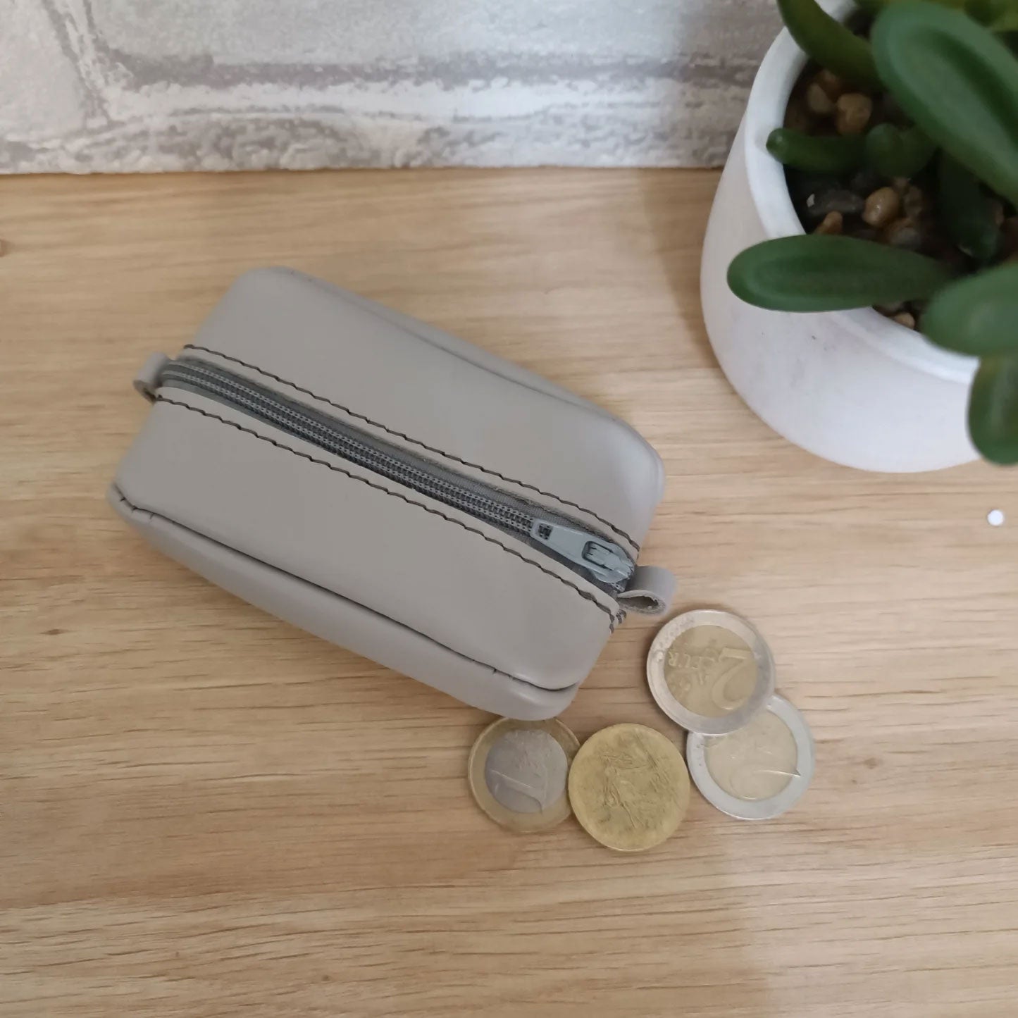 Porte monnaie Grain de café en cuir véritable coloris gris