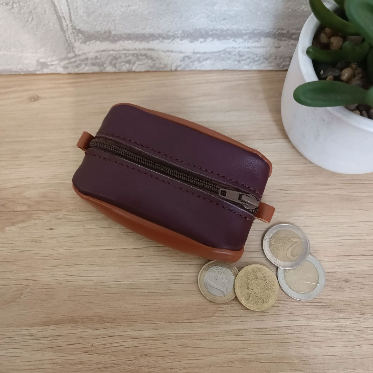 Porte monnaie Grain de café en cuir véritable coloris violine et marron