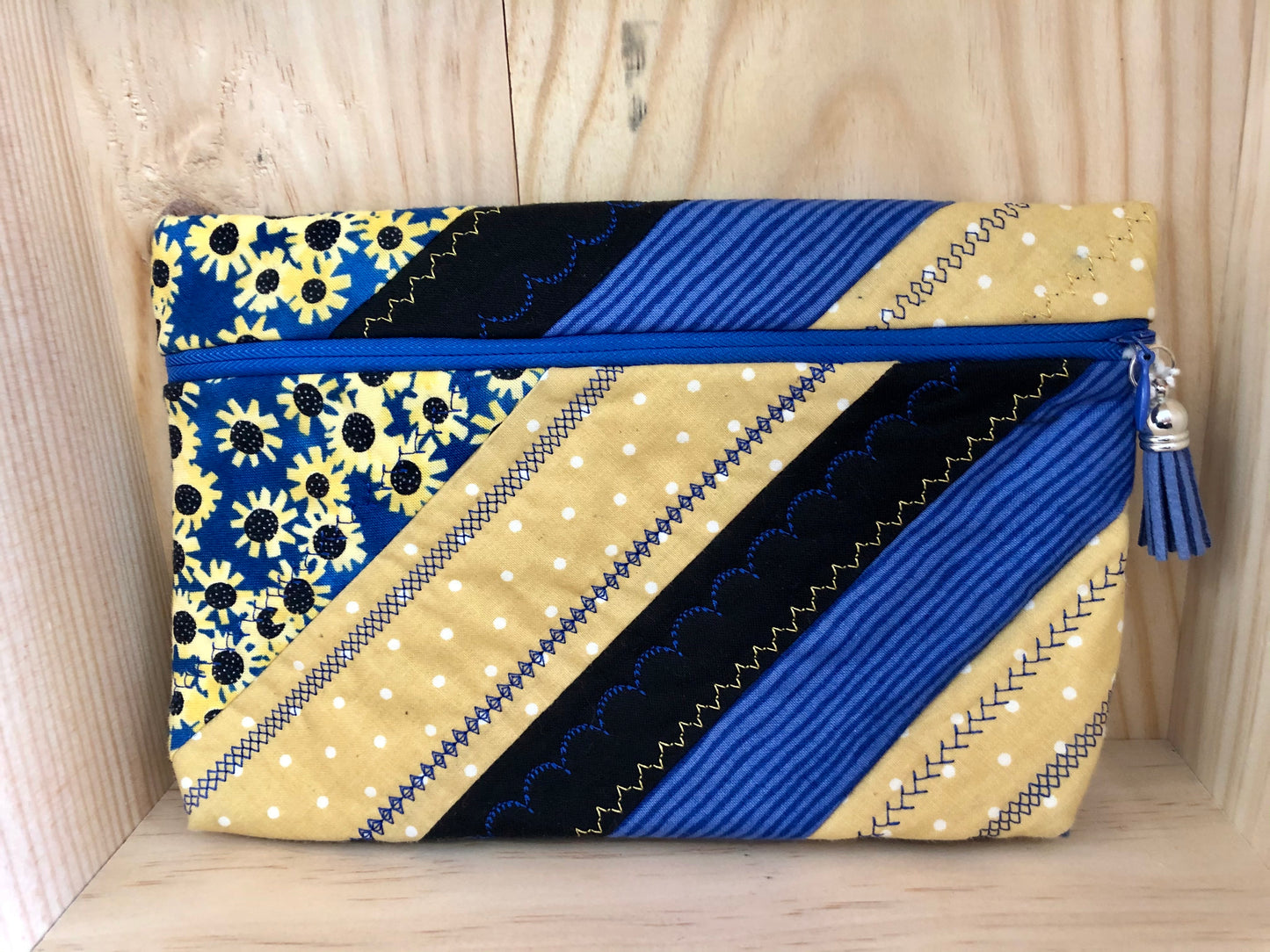Pochettes brodés (plusieurs coloris)