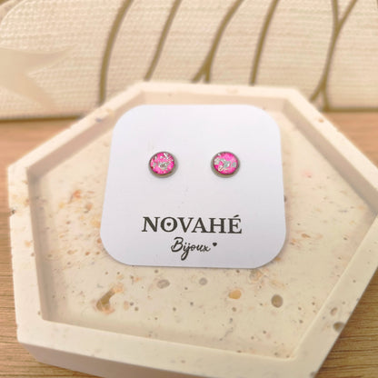 Boucles d'oreilles puce en aquarelle rose fluo rehaussé de feuilles d'argent Novahé Bijoux