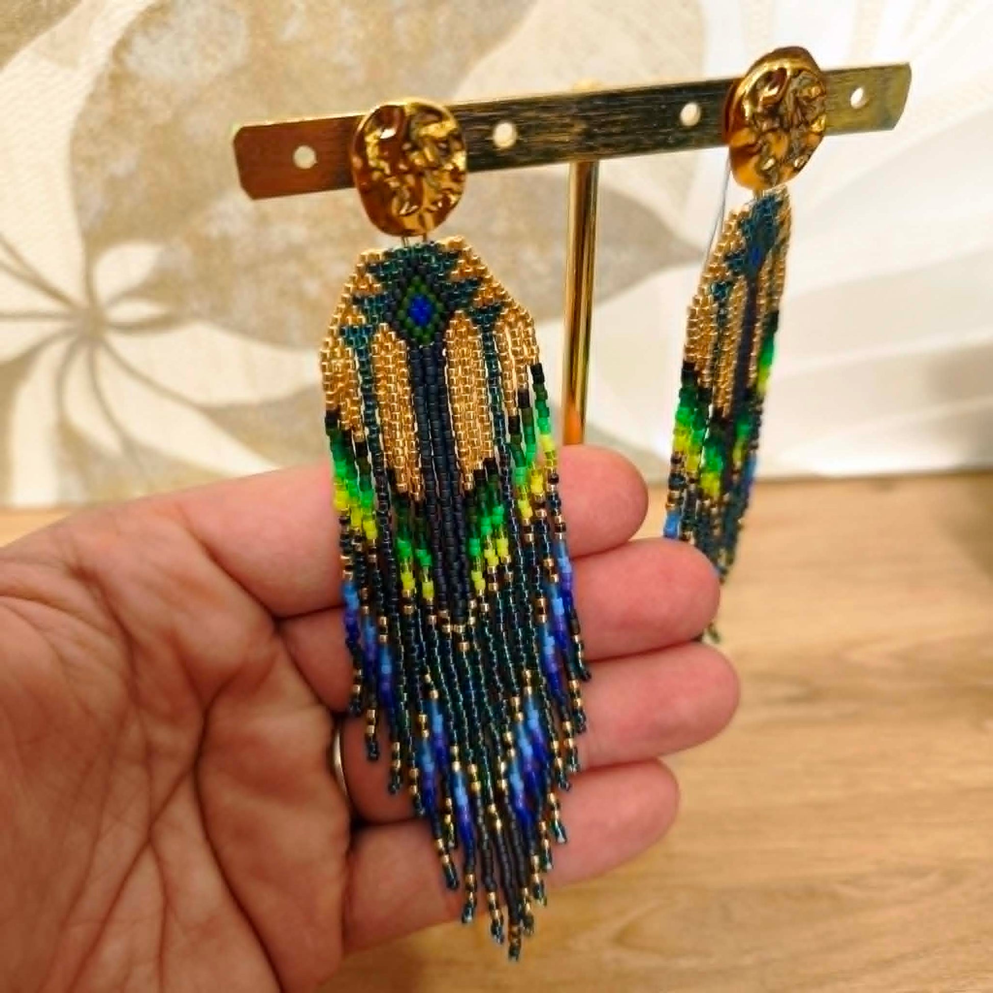 Boucles d'oreilles pendantes Olympe Terre à Perles