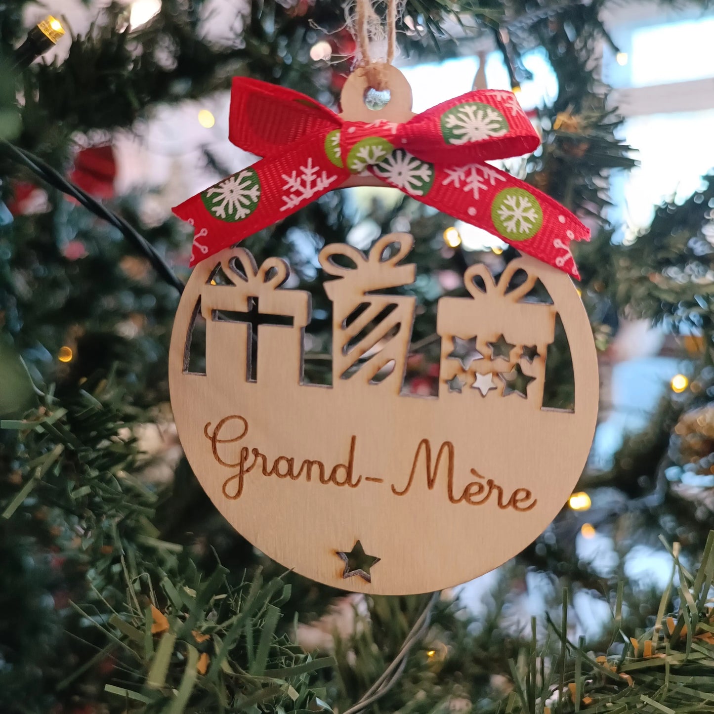 Boule de Noël en bois personnalisée pour famille