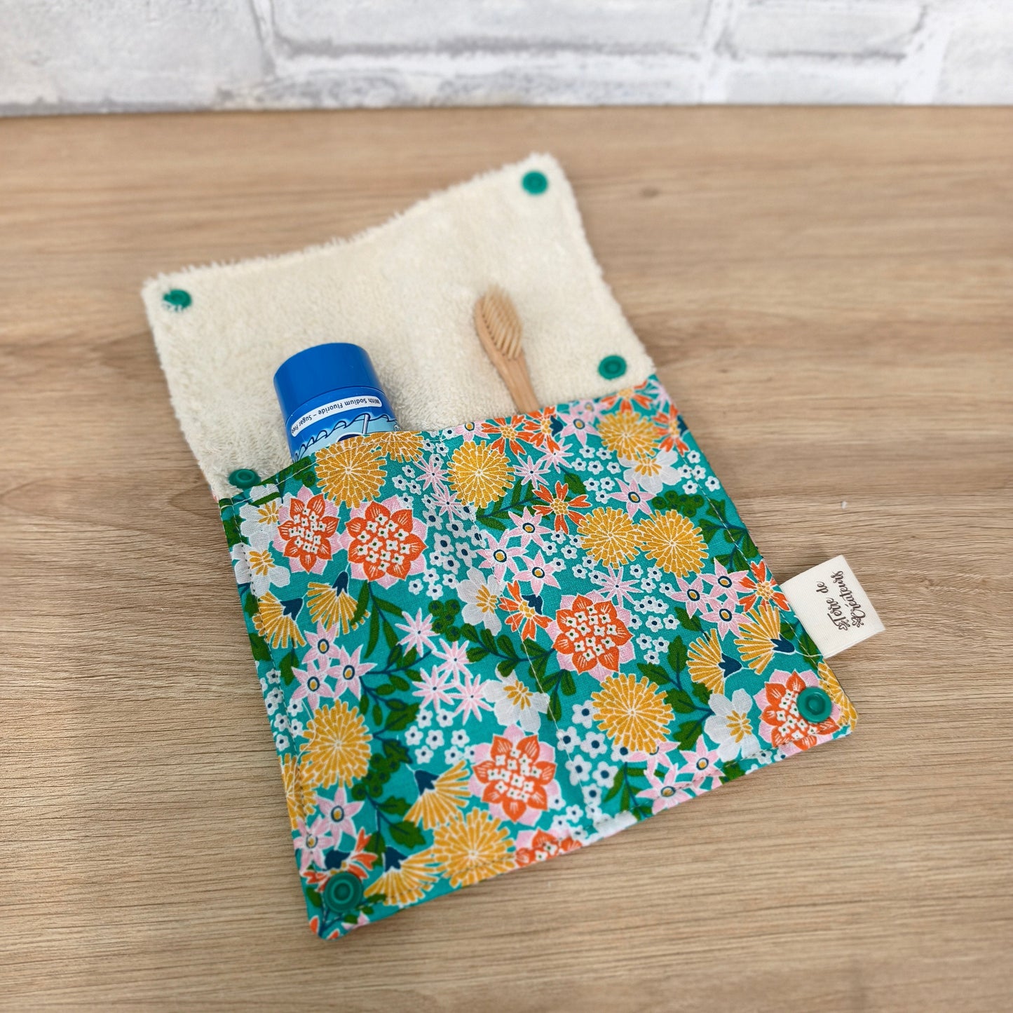 Pochette brosse à dents avec deux compartiments