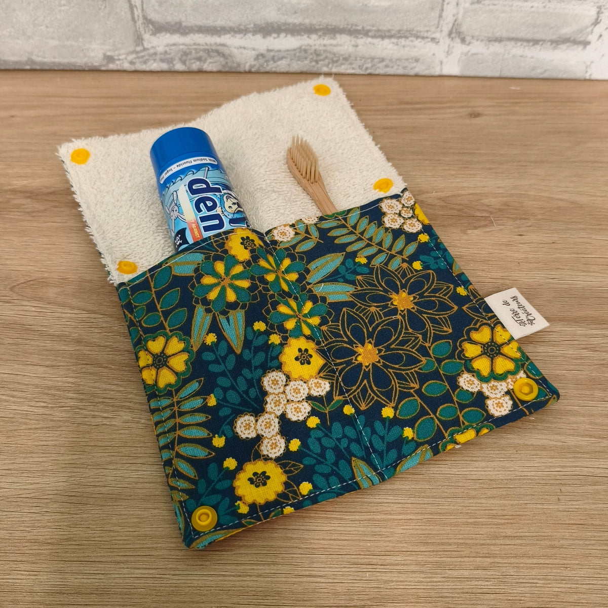 Étui Brosse à Dents et Dentifrice Réutilisable motifs fleurs vert et jaune