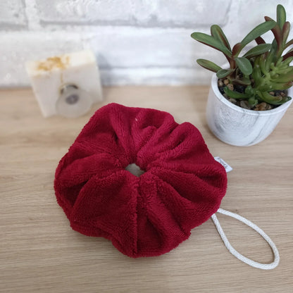 Fleur de douche en éponge de bambou couleur rouge foncé lavable et réutilisable