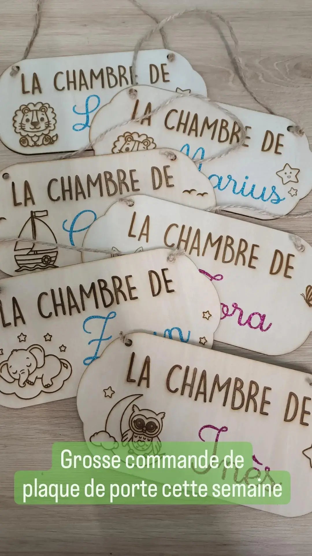 Plaque de porte enfant avec prénom en couleur