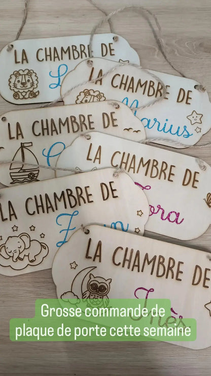 Plaque de porte enfant avec prénom en couleur