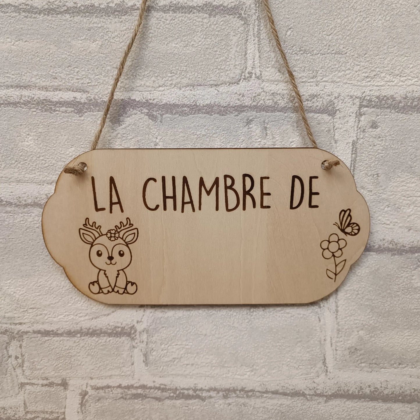 Plaque prénom pour porte de chambre enfant personnalisée thème biche et papillon