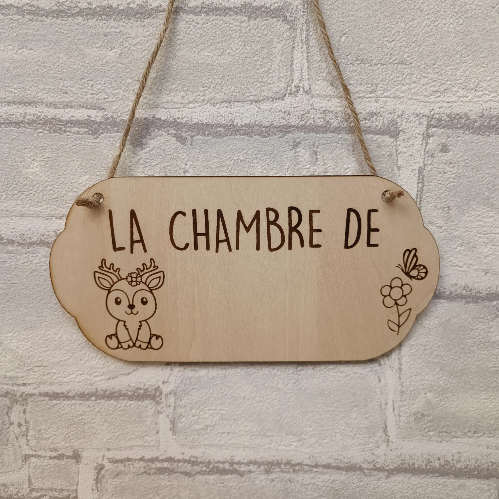 Plaque prénom pour porte de chambre enfant personnalisée thème biche et papillon