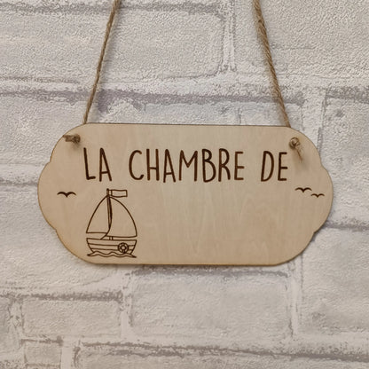 Plaque de porte bébé avec prénom et motif personnalisé thème bateau