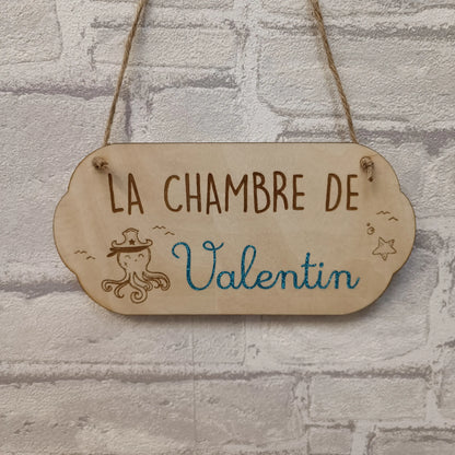 Plaque prénom Valentin en bois décoration chambre bébé thème pirate 