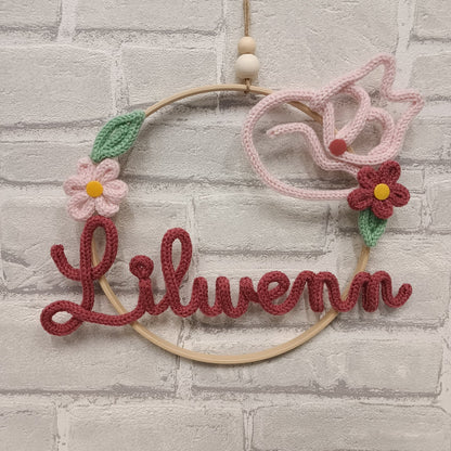 Prénom tricotin fait main Lilwenn avec renard et fleurs