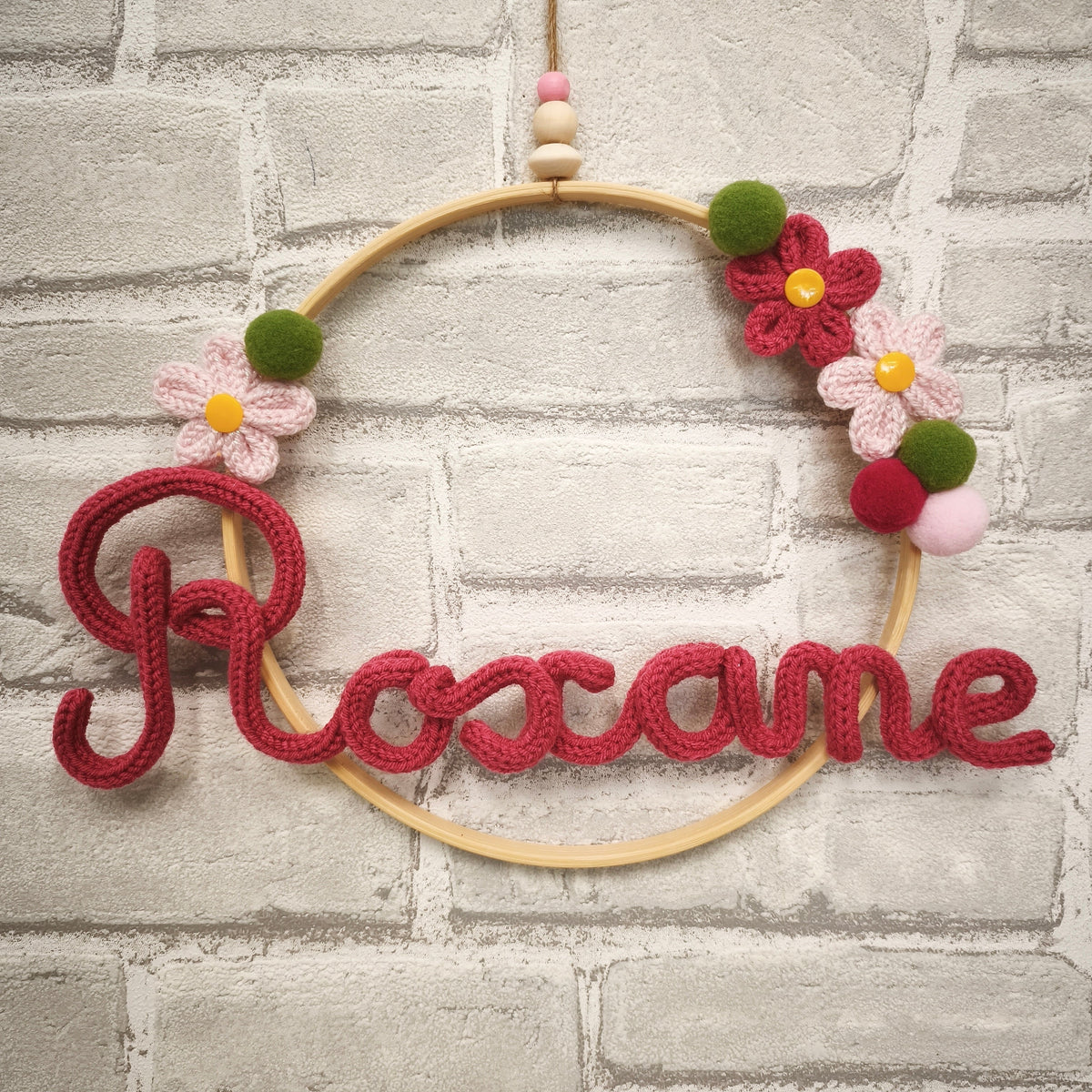 Prénom en tricotin personnalisé Roxane avec fleurs