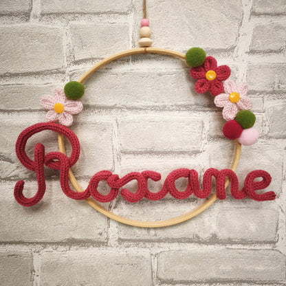 Prénom en tricotin personnalisé Roxane avec fleurs