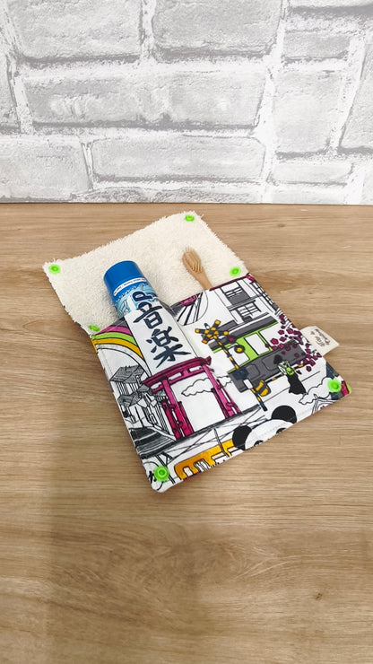 Étui Brosse à Dents et Dentifrice Réutilisable – Pochette en Tissu Terre de Créateurs