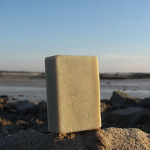 Charger l&#39;image dans la galerie, Shampoing solide purifiant (avec huiles essentielles)
